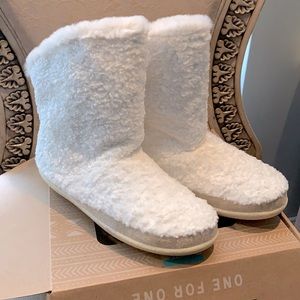 INEZ NATURAL FAUX PLUSH SHEARLING TOMS